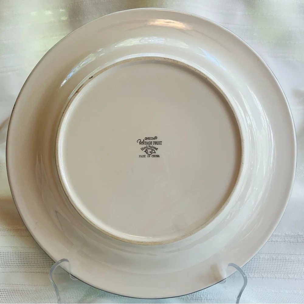 TWO Dinner Plates Oneida Vintage Fruit Discontinued 2001-2002 EUC Handpainted‎
